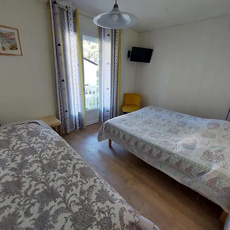 Au Charme Du Levat 2* Saint Paul de Loubressac